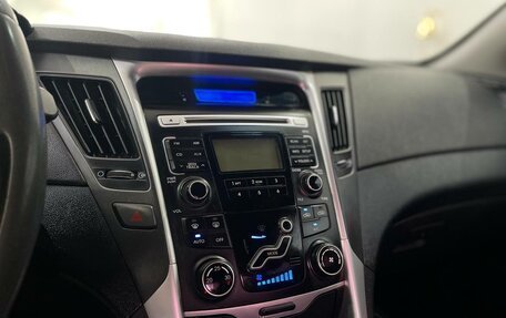 Hyundai Sonata VI, 2012 год, 999 000 рублей, 22 фотография