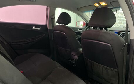 Hyundai Sonata VI, 2012 год, 999 000 рублей, 24 фотография