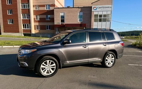 Toyota Highlander III, 2012 год, 1 889 000 рублей, 2 фотография