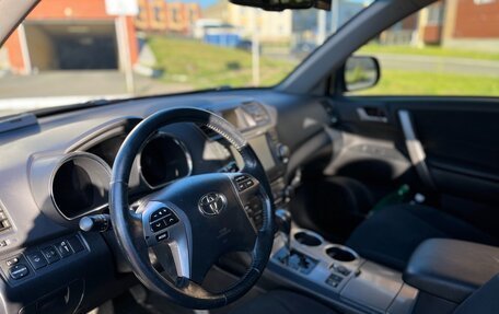 Toyota Highlander III, 2012 год, 1 889 000 рублей, 7 фотография