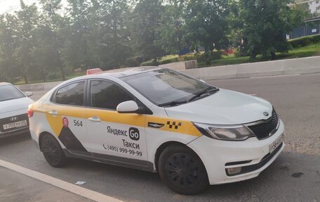 KIA Rio III рестайлинг, 2015 год, 550 000 рублей, 3 фотография