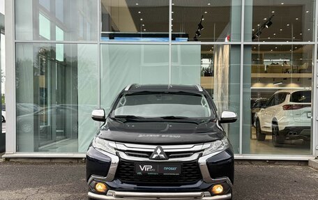 Mitsubishi Pajero Sport III рестайлинг, 2017 год, 2 315 000 рублей, 2 фотография