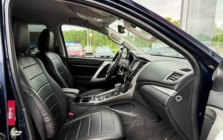 Mitsubishi Pajero Sport III рестайлинг, 2017 год, 2 315 000 рублей, 16 фотография