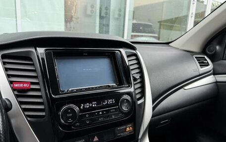 Mitsubishi Pajero Sport III рестайлинг, 2017 год, 2 315 000 рублей, 19 фотография