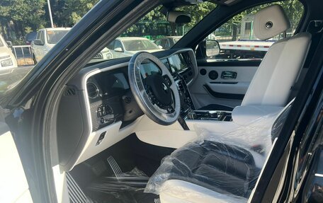Rolls-Royce Cullinan, 2025 год, 93 000 000 рублей, 7 фотография