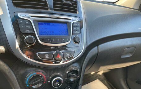 Hyundai Solaris II рестайлинг, 2011 год, 559 000 рублей, 9 фотография