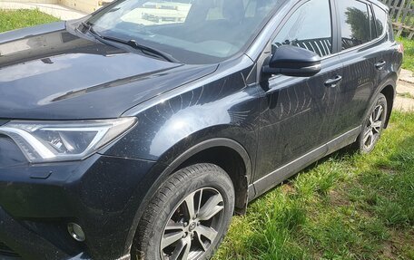 Toyota RAV4, 2017 год, 2 100 000 рублей, 4 фотография