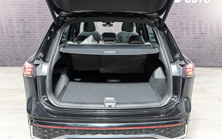 Volkswagen Tiguan, 2024 год, 4 915 000 рублей, 6 фотография