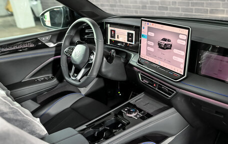 Volkswagen Tiguan, 2024 год, 4 915 000 рублей, 20 фотография
