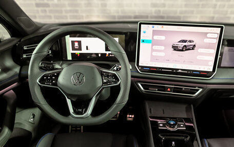 Volkswagen Tiguan, 2024 год, 4 915 000 рублей, 22 фотография