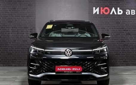 Volkswagen Tiguan, 2024 год, 4 915 000 рублей, 2 фотография