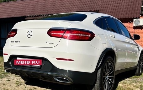Mercedes-Benz GLC Coupe, 2018 год, 3 650 000 рублей, 2 фотография