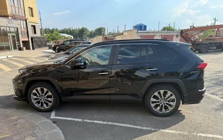Toyota RAV4, 2021 год, 4 300 000 рублей, 2 фотография