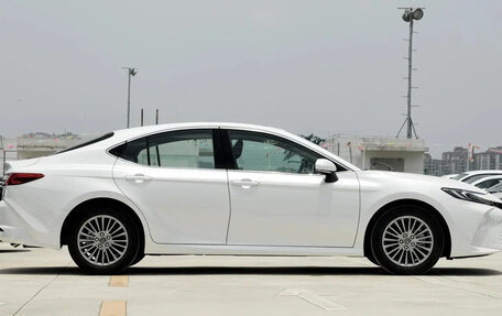 Toyota Camry, 2024 год, 3 520 000 рублей, 5 фотография