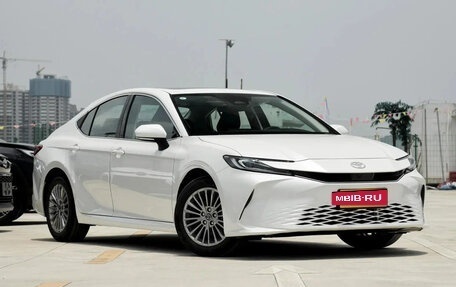 Toyota Camry, 2024 год, 3 520 000 рублей, 4 фотография