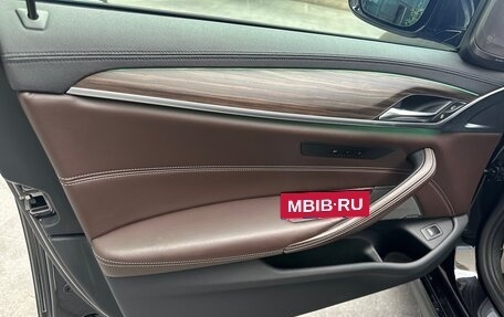 BMW 5 серия, 2019 год, 5 300 000 рублей, 19 фотография