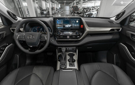 Toyota Highlander, 2025 год, 5 300 000 рублей, 8 фотография