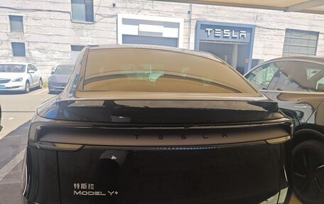 Tesla Model Y I, 2025 год, 7 490 000 рублей, 2 фотография