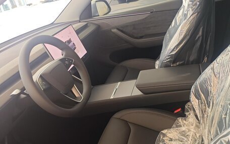 Tesla Model Y I, 2025 год, 6 790 000 рублей, 3 фотография