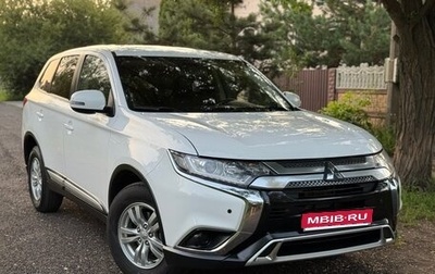 Mitsubishi Outlander III рестайлинг 3, 2018 год, 1 899 000 рублей, 1 фотография
