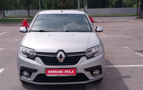Renault Logan II, 2018 год, 900 000 рублей, 1 фотография