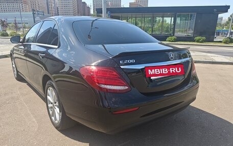 Mercedes-Benz E-Класс, 2019 год, 2 950 000 рублей, 14 фотография