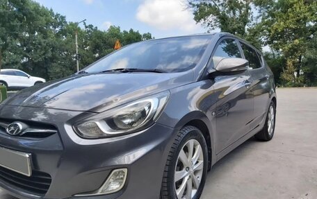 Hyundai Solaris II рестайлинг, 2012 год, 990 000 рублей, 4 фотография