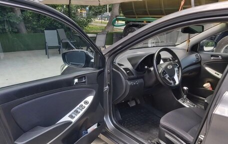 Hyundai Solaris II рестайлинг, 2012 год, 990 000 рублей, 12 фотография