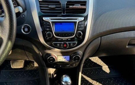 Hyundai Solaris II рестайлинг, 2012 год, 990 000 рублей, 16 фотография