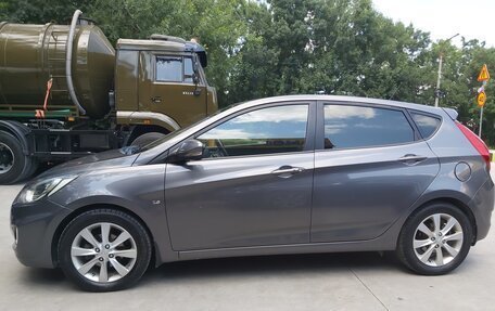 Hyundai Solaris II рестайлинг, 2012 год, 990 000 рублей, 5 фотография