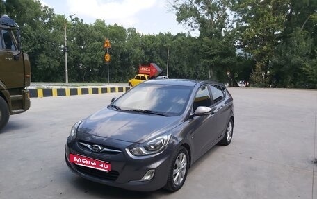 Hyundai Solaris II рестайлинг, 2012 год, 990 000 рублей, 2 фотография