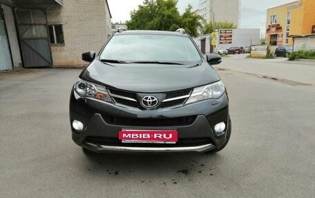 Toyota RAV4, 2014 год, 2 300 000 рублей, 2 фотография