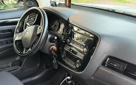 Mitsubishi Outlander III рестайлинг 3, 2018 год, 1 899 000 рублей, 18 фотография