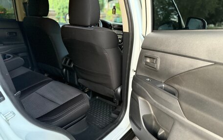 Mitsubishi Outlander III рестайлинг 3, 2018 год, 1 899 000 рублей, 23 фотография
