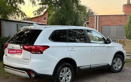 Mitsubishi Outlander III рестайлинг 3, 2018 год, 1 899 000 рублей, 29 фотография