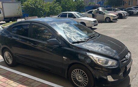 Hyundai Solaris II рестайлинг, 2011 год, 910 000 рублей, 2 фотография