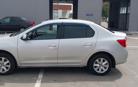 Renault Logan II, 2018 год, 900 000 рублей, 9 фотография