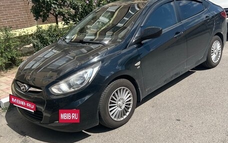 Hyundai Solaris II рестайлинг, 2011 год, 910 000 рублей, 3 фотография