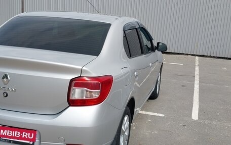 Renault Logan II, 2018 год, 900 000 рублей, 11 фотография