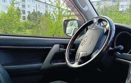 Toyota Land Cruiser 200, 2011 год, 3 900 000 рублей, 3 фотография
