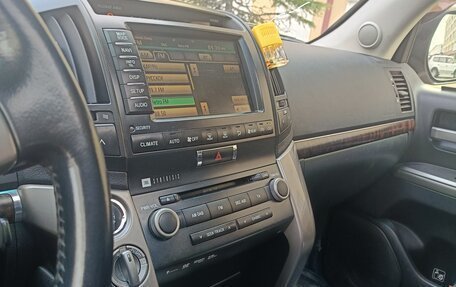 Toyota Land Cruiser 200, 2011 год, 3 900 000 рублей, 2 фотография