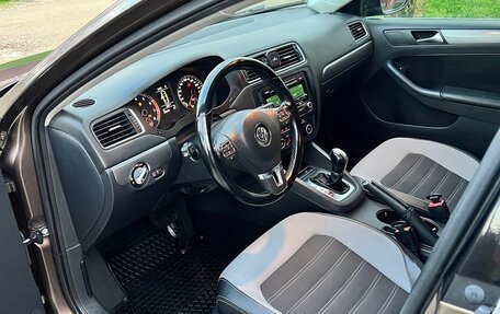 Volkswagen Jetta VI, 2011 год, 1 100 000 рублей, 6 фотография