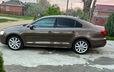 Volkswagen Jetta VI, 2011 год, 1 100 000 рублей, 3 фотография
