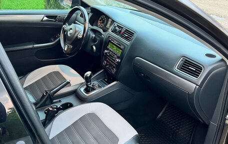 Volkswagen Jetta VI, 2011 год, 1 100 000 рублей, 7 фотография
