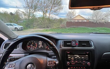 Volkswagen Jetta VI, 2011 год, 1 100 000 рублей, 12 фотография