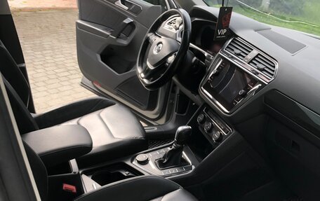 Volkswagen Tiguan II, 2017 год, 2 700 000 рублей, 2 фотография