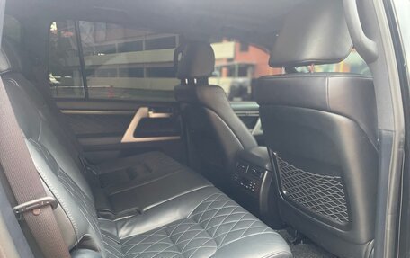 Toyota Land Cruiser 200, 2018 год, 7 950 000 рублей, 9 фотография