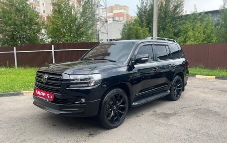 Toyota Land Cruiser 200, 2018 год, 7 950 000 рублей, 4 фотография