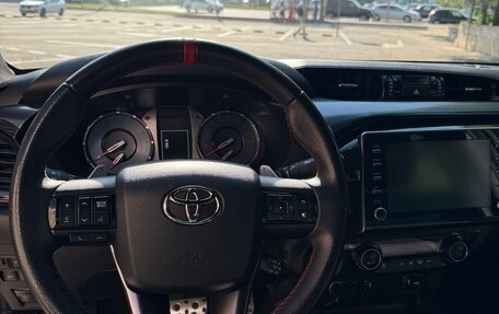 Toyota Hilux VIII, 2022 год, 6 049 000 рублей, 10 фотография