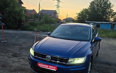 Volkswagen Tiguan II, 2020 год, 2 400 000 рублей, 2 фотография